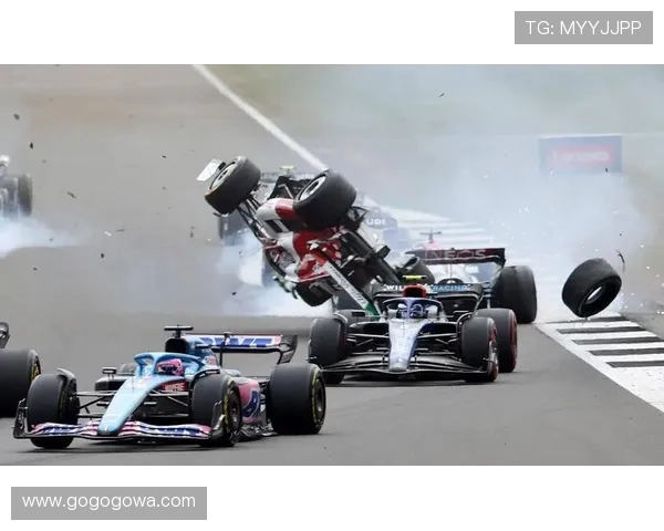 F1赛季激烈角逐引爆全球车迷热情 新车队阵容与赛道变化引发关注